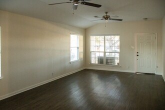 2808 Granite Cove in New Braunfels, TX - Foto de edificio - Building Photo