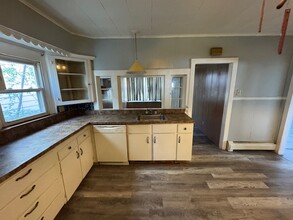 75 Wesley St, Unit 1 in Kingston, PA - Building Photo - Building Photo