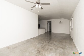 1004 Barbara Jordan St in Killeen, TX - Building Photo - Building Photo