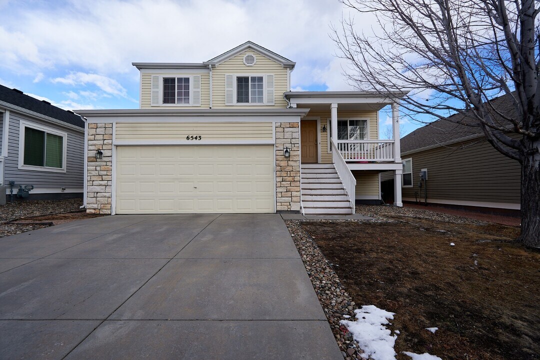6543 Trenton St in Colorado Springs, CO - Foto de edificio