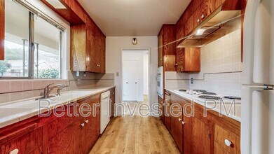 4729 Montgomery Dr in Santa Rosa, CA - Building Photo - Building Photo