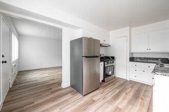 1425 Stoneridge Ontario in Ontario, CA - Building Photo - Building Photo