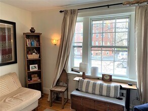 31 Concord Ave, Unit 1 in Cambridge, MA - Foto de edificio - Building Photo