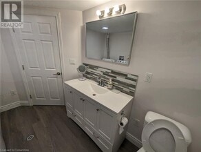 510 Oakridge Pl in Waterloo, ON - Building Photo - Building Photo