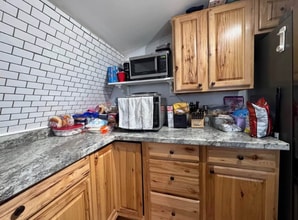 18 Old Hollis Rd in Biddeford, ME - Building Photo - Building Photo