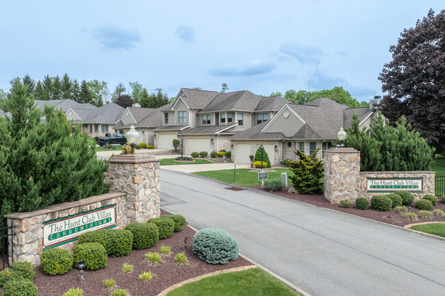 The Hunt Club Villas in Greensburg, PA - Foto de edificio - Building Photo