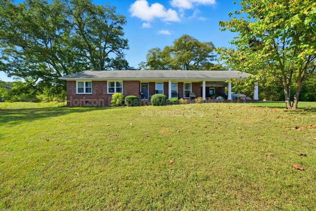 8730 Jot Em Down Rd in Gainesville, GA - Building Photo - Building Photo