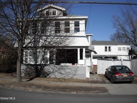 309 Vliet St in Cohoes, NY - Building Photo