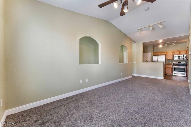 9975 Peace Way in Las Vegas, NV - Foto de edificio - Building Photo