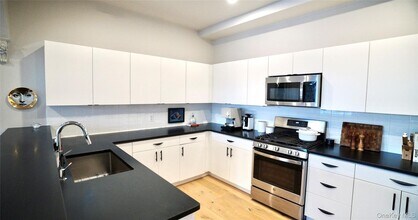 249 Main St in Beacon, NY - Building Photo - Building Photo