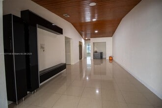 11425 NW 4th Terrace in Miami, FL - Building Photo - Building Photo