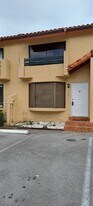 7795 SW 102nd Ln in Miami, FL - Building Photo