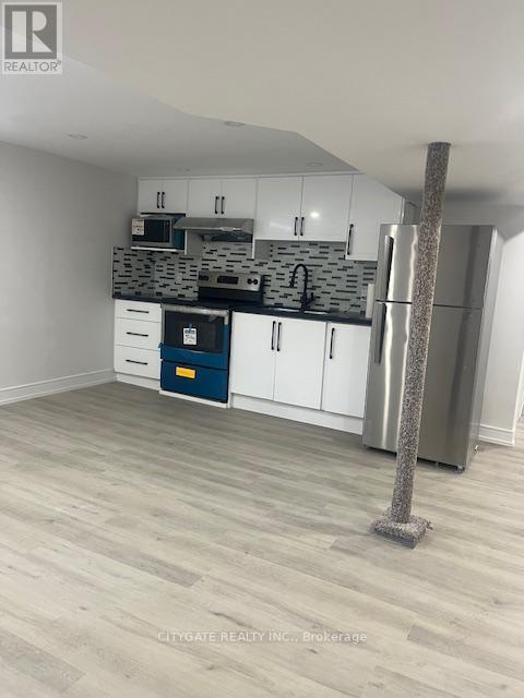 10 Fermoy Rd in Toronto, ON - Building Photo - Building Photo