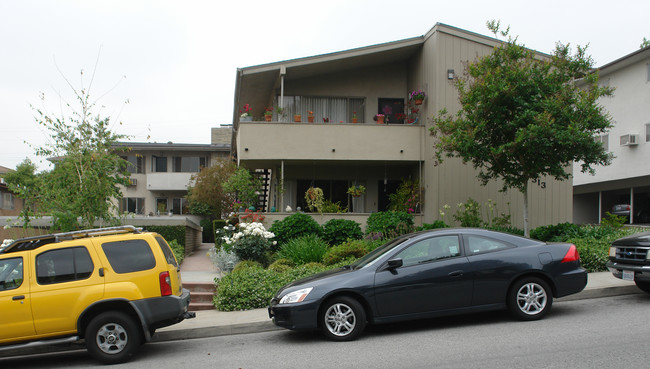 313 Raymondale Dr in South Pasadena, CA - Foto de edificio - Building Photo