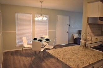 1300 Milam Way in Carrollton, TX - Building Photo - Building Photo