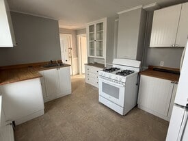 1 Hamilton St, Unit 2 in Plymouth, MA - Building Photo