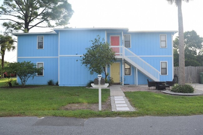 property at 725 7th Ave N