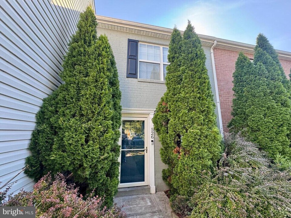 526 Lancaster Pl in Frederick, MD - Building Photo