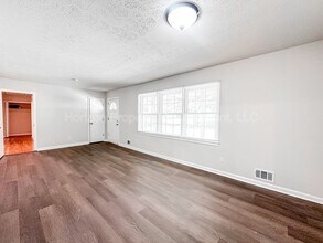 4591 Woodward Rd in Mableton, GA - Building Photo - Building Photo