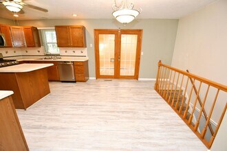 10231 Glen Meadow Ln in Granger, IN - Building Photo - Building Photo