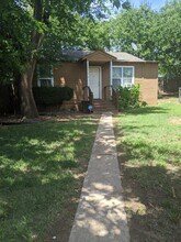 3715 Trellis Ct, Unit 3715 1/2 Back Unit in Oklahoma City, OK - Foto de edificio - Building Photo
