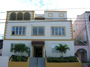 Villa Elena in Miami, FL - Building Photo - Building Photo