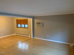 404 S Pine St in Mount Prospect, IL - Building Photo - Building Photo