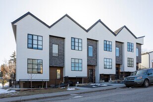 2139 26 Av SW Apartments