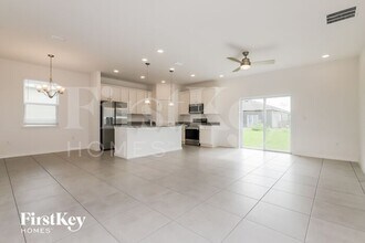 503 Crown Rose Dr in Eagle Lake, FL - Building Photo - Building Photo