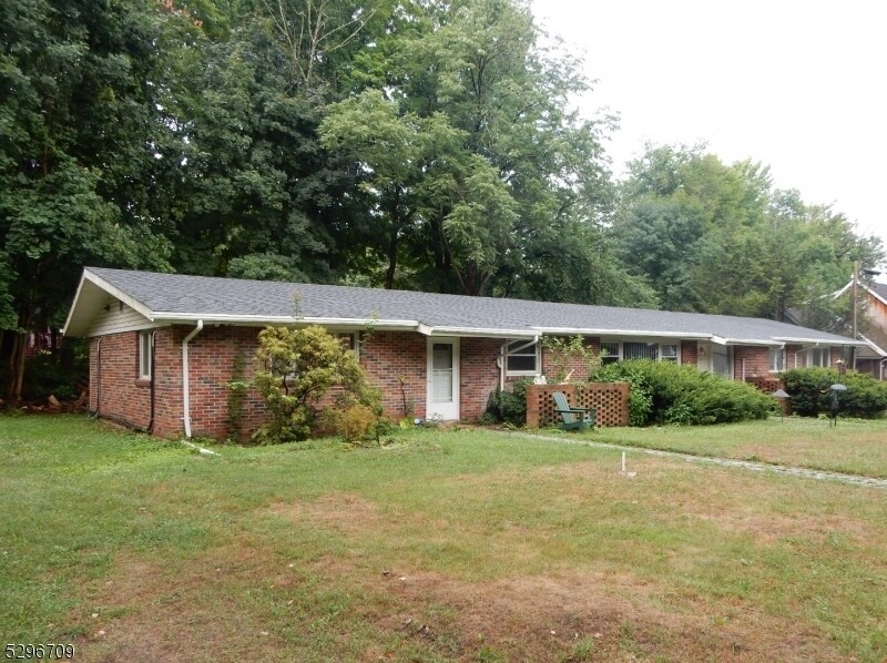5 Valley Dr in Belvidere, NJ - Building Photo