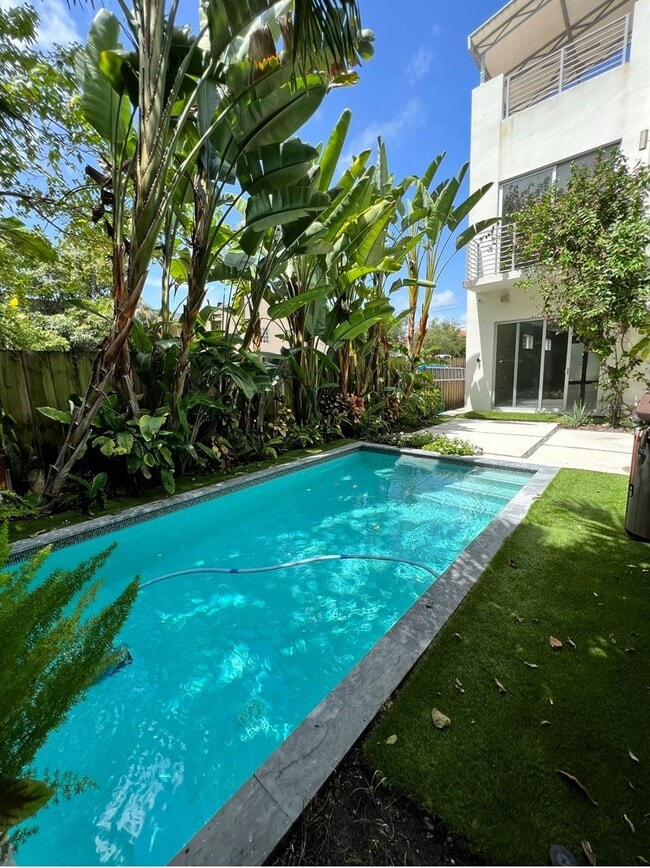 property at 3037 Elizabeth St