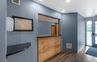 Furnished Studio-Birmingham - Bessemer in Bessemer, AL - Foto de edificio - Building Photo