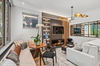 434 E Main St, Unit 104 in Aspen, CO - Foto de edificio - Building Photo