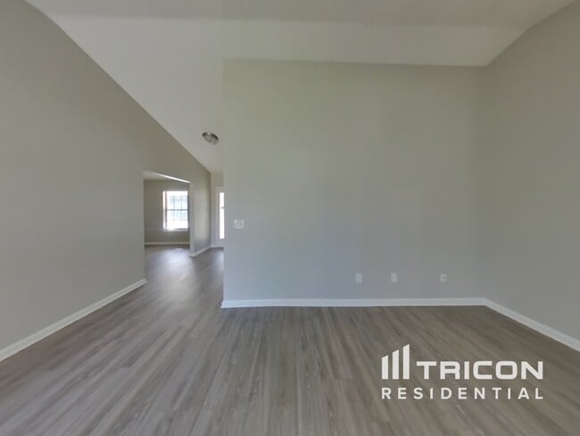 955 Chalmet Ln in Jacksonville, FL - Building Photo - Building Photo