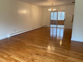 27 Hurd St in Shelton, CT - Building Photo - Building Photo
