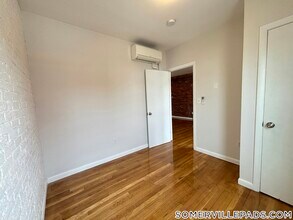 164 Broadway, Unit 2 in Somerville, MA - Building Photo - Building Photo