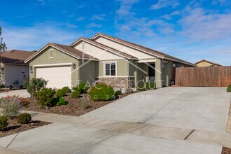 1385 Deerwood St in Plumas Lake, CA - Building Photo - Building Photo