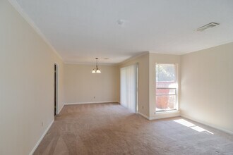 463 Larkwood Dr in Montgomery, AL - Foto de edificio - Building Photo