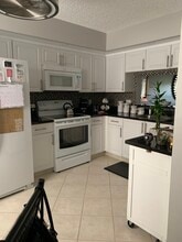 13105 SW 16th Ct, Unit L305 in Pembroke Pines, FL - Building Photo - Building Photo