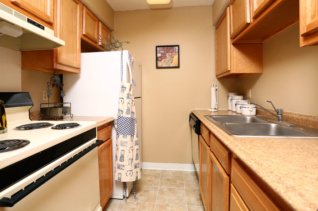 Hillbrook Apartments in Austintown, OH