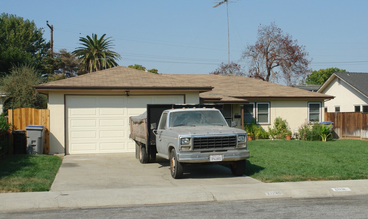 2031-2035 Lynnhaven Dr in San Jose, CA - Foto de edificio