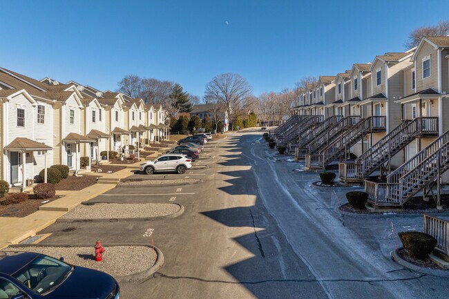Aspinook View Townhomes in Griswold, CT - Building Photo - Building Photo