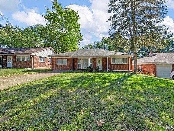 7346 Canton Ave in University City, MO - Foto de edificio - Building Photo