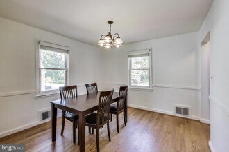 4600 Jones Bridge Rd in Bethesda, MD - Building Photo - Building Photo