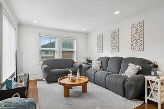 102 S Ashland Ave in Palatine, IL - Building Photo - Building Photo