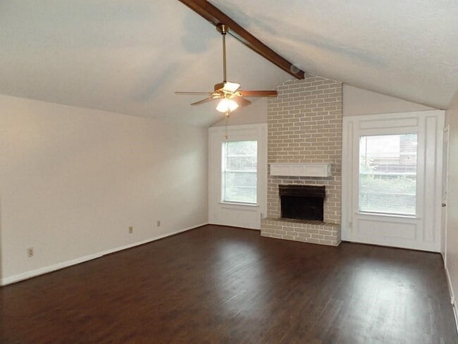 8110 Amurwood Dr in Tomball, TX - Building Photo - Building Photo