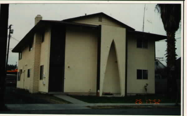 220 W Orange Ave in San Bernardino, CA - Building Photo - Building Photo