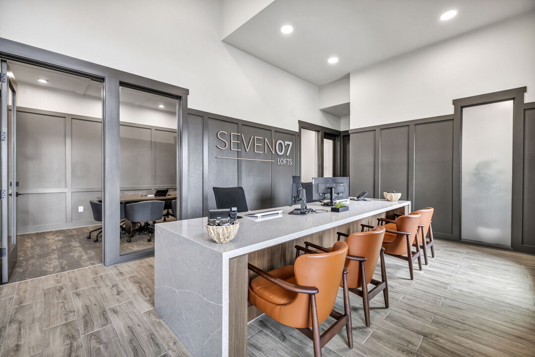 Seven07 Lofts in San Antonio, TX - Building Photo