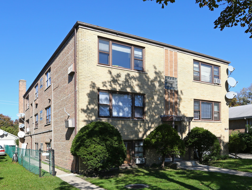 2103-2105 Howard St in Evanston, IL - Foto de edificio