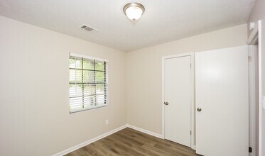 521 Post Oak Rd in Jonesboro, GA - Building Photo - Building Photo